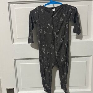 Stylish Charcoal Kids Footie with White Rockets